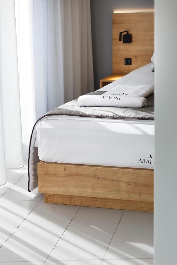 Araliki Suites Поліхроно Екстер'єр фото